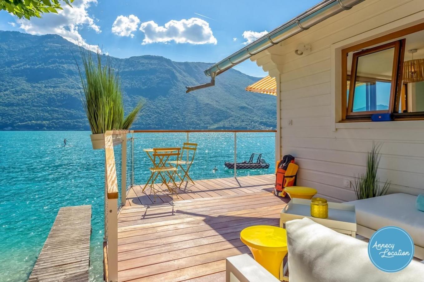 Chalet Coquillage Waterfront Escape On Lake Doussard Exterior photo