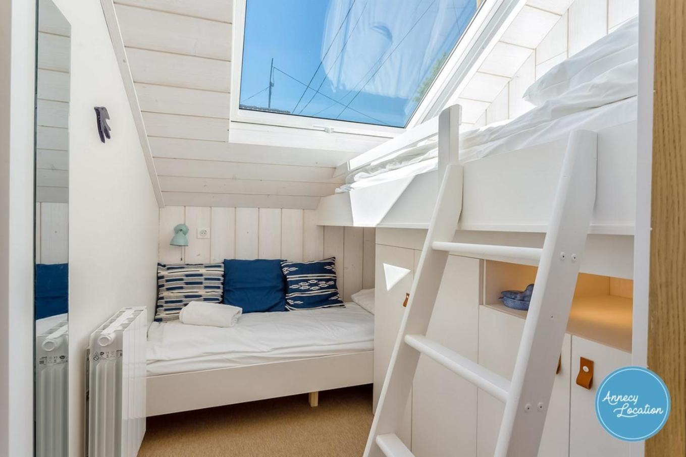 Chalet Coquillage Waterfront Escape On Lake Doussard Exterior photo