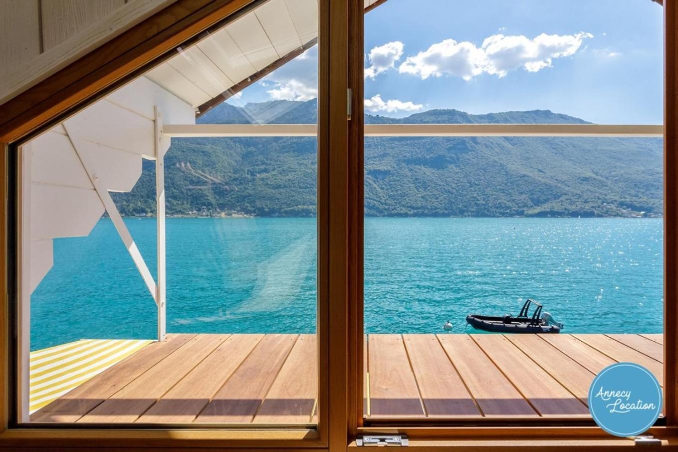 Chalet Coquillage Waterfront Escape On Lake Doussard Exterior photo